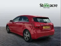 Usado Mercedes A160 SE 101 HP (74 kW) 2016 Vermelho Citadino