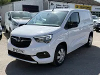 Second-hand Vauxhall Combo 100 CP (73 kW) 2023 Alb Monovolum