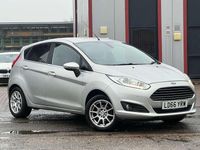Used Ford Fiesta Titanium 125 HP (91 kW) 2016 Silver Hatchback