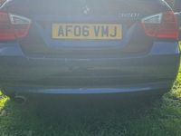 Begagnad BMW 320 2006 Blå Sedan