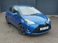 Begagnad Toyota Yaris Design 2017 Blå Halvkombi