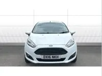 Usado Ford Fiesta Zetec 100 HP (73 kW) 2016 Branco Citadino