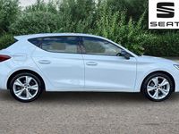 Begagnad Seat Leon FR 150 HK (110 kW) 2024 Vit Halvkombi