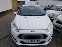 Used Ford Fiesta Zetec 82 HP (60 kW) 2016 White Hatchback
