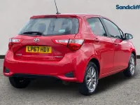 Used Toyota Yaris 100 HP (73 kW) 2020 Red Hatchback