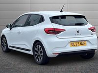 Used Renault Clio V Evolution 145 HP (106 kW) 2023 Glacier white Hatchback
