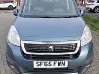 Gebraucht Peugeot Partner Tepee Active 98 PS (72 kW) 2015 Blau Van / Kleinbus