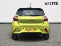 Used Hyundai i10 Advanced 62 HP (45 kW) 2024 Yellow Hatchback