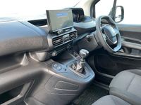 Begagnad Peugeot Partner 102 HK (75 kW) 2024 Vit Minibuss