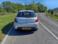 Begagnad Peugeot 308 Access 92 HK (67 kW) 2011 Silver Halvkombi