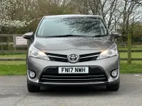Usado Toyota Verso Design 147 CV (108 kW) 2017 Marrón Monovolumen