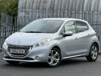 Used Peugeot 208 Allure 95 HP (69 kW) 2012 Silver Hatchback