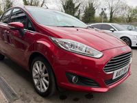 Usado Ford Fiesta Titanium 125 HP (91 kW) 2017 Vermelho Citadino