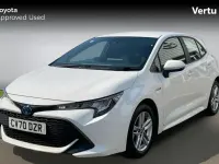 Used Toyota Corolla 122 HP (89 kW) 2020 Pure white (solid paint) Hatchback