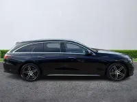 Usado Mercedes E300 AMG Line Premium 313 HP (230 kW) 2024 Preto Carrinha