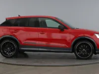 Używany Audi SQ2 Black Edition 300 KM (220 kW) 2025 Czerwony SUV