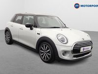 Begagnad Mini Cooper Comfort 136 HK (100 kW) 2019 Vit Halvkombi