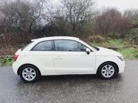 Used Audi A1 86 HP (63 kW) 2011 White Hatchback