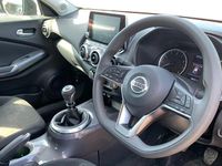Używany Nissan Juke Acenta 114 KM (83 kW) 2022 Czerwony SUV
