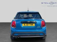 Usado Mini Cooper Classic 134 CV (98 kW) 2021 Azul Utilitario