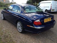 Usado Jaguar S-Type SE 241 HP (177 kW) 2002 Azul Sedan