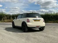 Used Mini ONE Hatch 98 HP (72 kW) 2013 White Hatchback