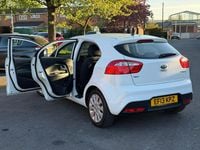 Used Kia Rio 2013 White Hatchback