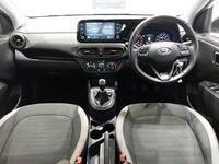 Used Hyundai i10 SE 67 HP (49 kW) 2020 White Hatchback