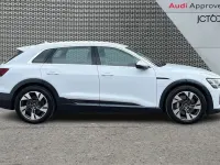 Begagnad Audi Q8 e-tron Sport 250 kW (340 HK) 2023 Vit SUV