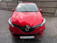 Used Renault Clio Iconic 100 HP (73 kW) 2019 Red Hatchback