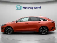 Begagnad Kia ProCeed GT-Line 158 HK (116 kW) 2023 Orange Kombi