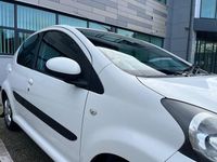 Used Toyota Aygo 67 HP (49 kW) 2012 White Hatchback