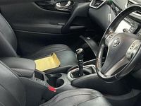 Used Nissan Qashqai Tekna 2014 Pure white SUV