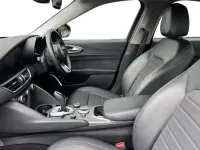 Used Alfa Romeo Giulia Saloon Sprint 197 HP (144 kW) 2021 Vulcano black Sedan