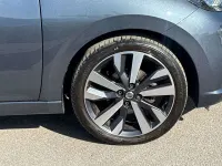 Usado Nissan Micra Tekna 91 HP (66 kW) 2023 Cinzento Citadino