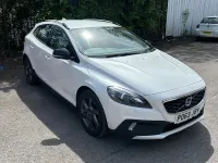 Used Volvo V40 2014 White Hatchback