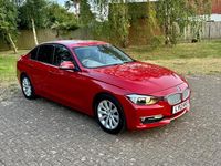 Begagnad BMW 320 Executive 184 HK (135 kW) 2012 Röd Sedan