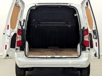Used Vauxhall Combo Sportive 101 HP (74 kW) 2021 White jade MPV