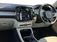 Used Volvo XC40 Momentum 163 HP (119 kW) 2020 Red SUV