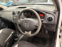 Used Dacia Sandero Ambiance 90 HP (66 kW) 2015 White Hatchback