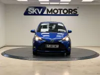 Used Toyota Yaris Hybrid 100 HP (73 kW) 2018 Blue Hatchback