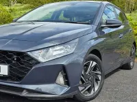 Used Hyundai i20 SE 100 HP (73 kW) 2023 Grey Hatchback