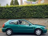 Used Toyota Corolla 2000 Green Hatchback