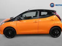 Second-hand Toyota Aygo X-cite 72 CP (52 kW) 2019 Portocaliu Hatchback