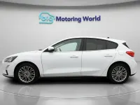 Begagnad Ford Focus Titanium X 155 HK (114 kW) 2021 Vit Halvkombi