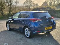 Used Toyota Auris Hybrid 136 HP (100 kW) 2018 Blue Hatchback