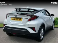 Used Toyota C-HR 122 HP (89 kW) 2023 White SUV