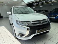 Used Mitsubishi Outlander 200 HP (147 kW) 2016 White SUV