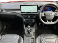 Used Ford Focus ST-Line 155 HP (114 kW) 2022 Red Hatchback