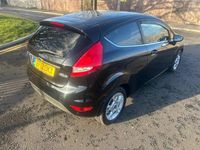 Used Ford Fiesta Zetec 70 HP (51 kW) 2012 Black Hatchback
